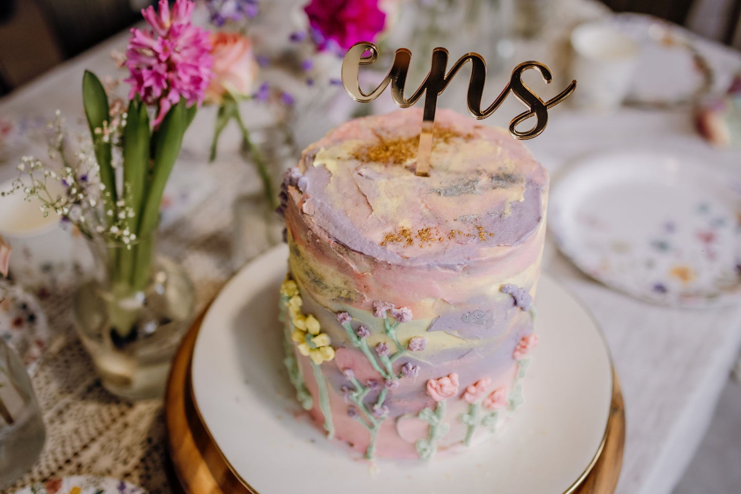 Tortenstecker aus goldfarbenem Spiegelacryl – "eins“ (auch in anderen Zahlen erhältlich)