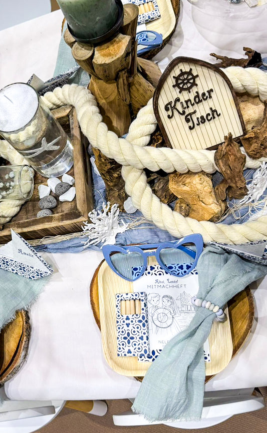 Personalisierte maritime Kinder-Tischsets – Mitmachheft + Papierboot + Sonnenbrille + Buntstifte (Hamburg / Elbphilharmonie)