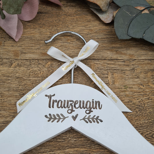 Wood-Engraved "Trauzeugin" Hanger with Botanical Greenery Leaf Detail