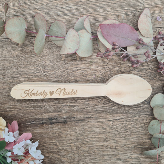 Individuell gravierte Dessertlöffel