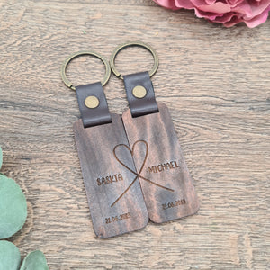 Graviertes Holz und Leder Schlüsselanhänger Hochzeitstag Geschenk