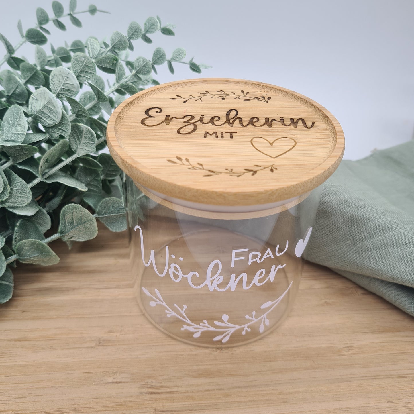 Personalisiertes Erzieherin Glas mit lasergraviertem Deckel, vakuumversiegelt, zum Selbstbefüllen.