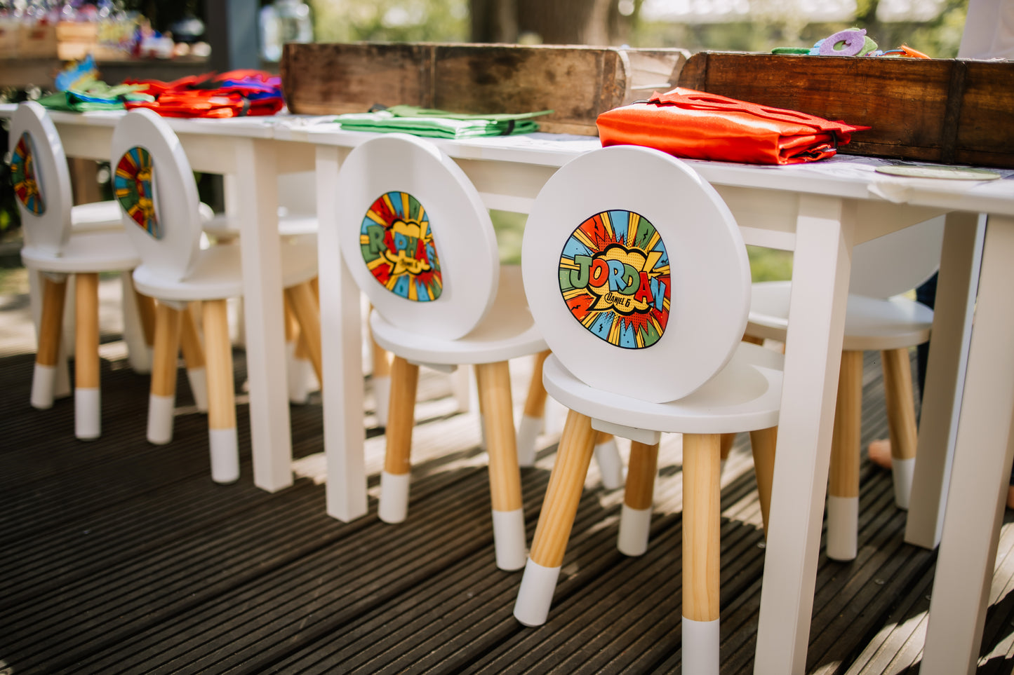 Weißer Kindertisch aus Holz