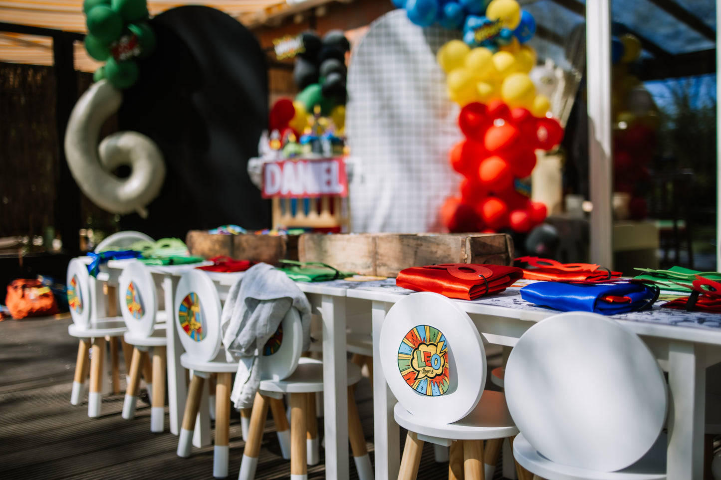 Weißer Kindertisch aus Holz
