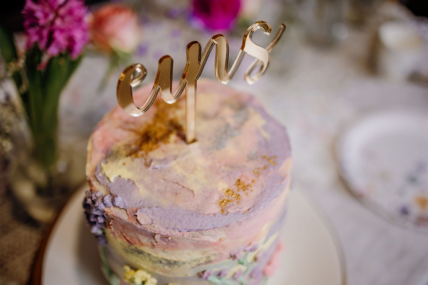 Tortenstecker aus goldfarbenem Spiegelacryl – "eins“ (auch in anderen Zahlen erhältlich)