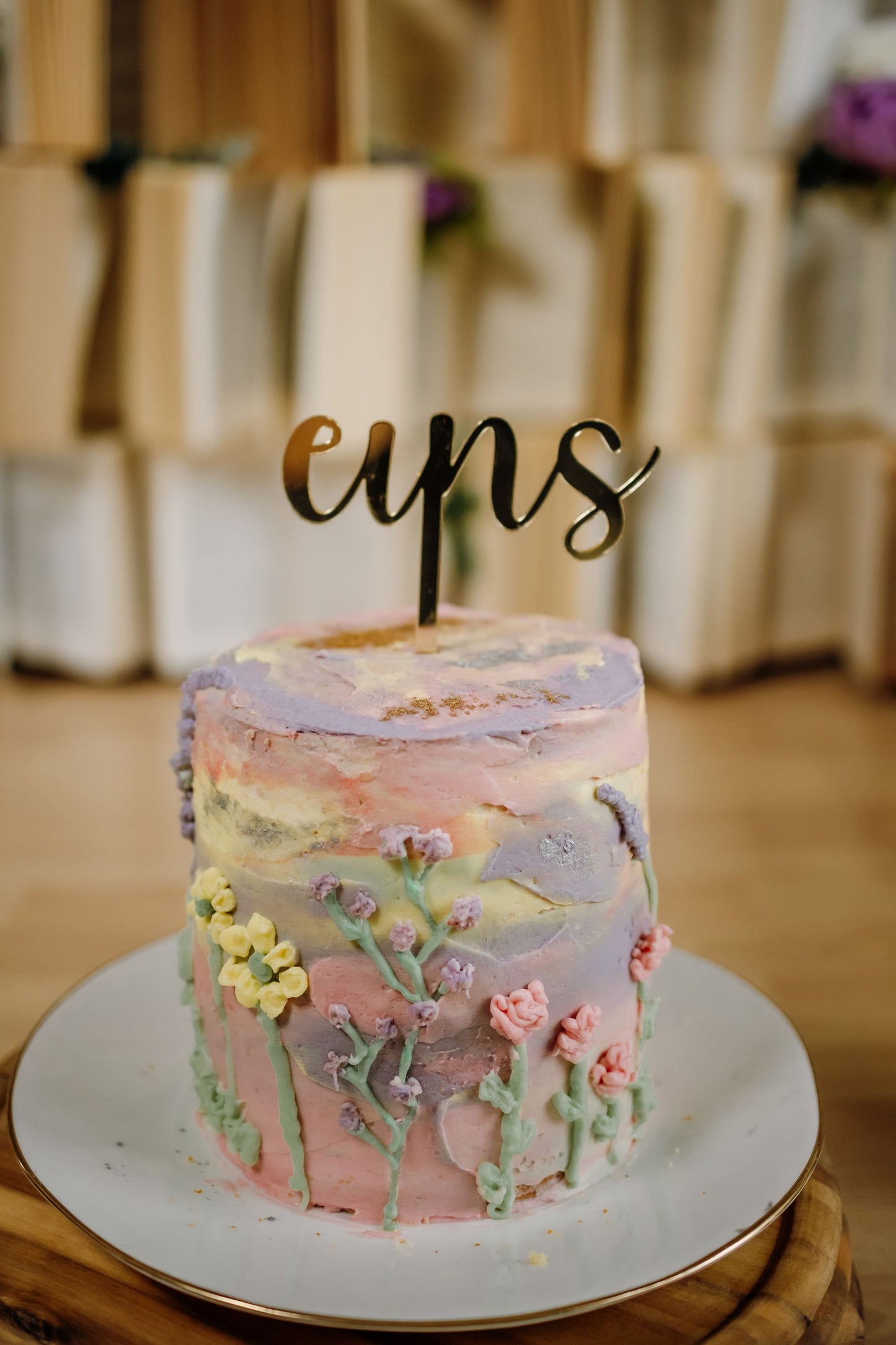 Tortenstecker aus goldfarbenem Spiegelacryl – "eins“ (auch in anderen Zahlen erhältlich)