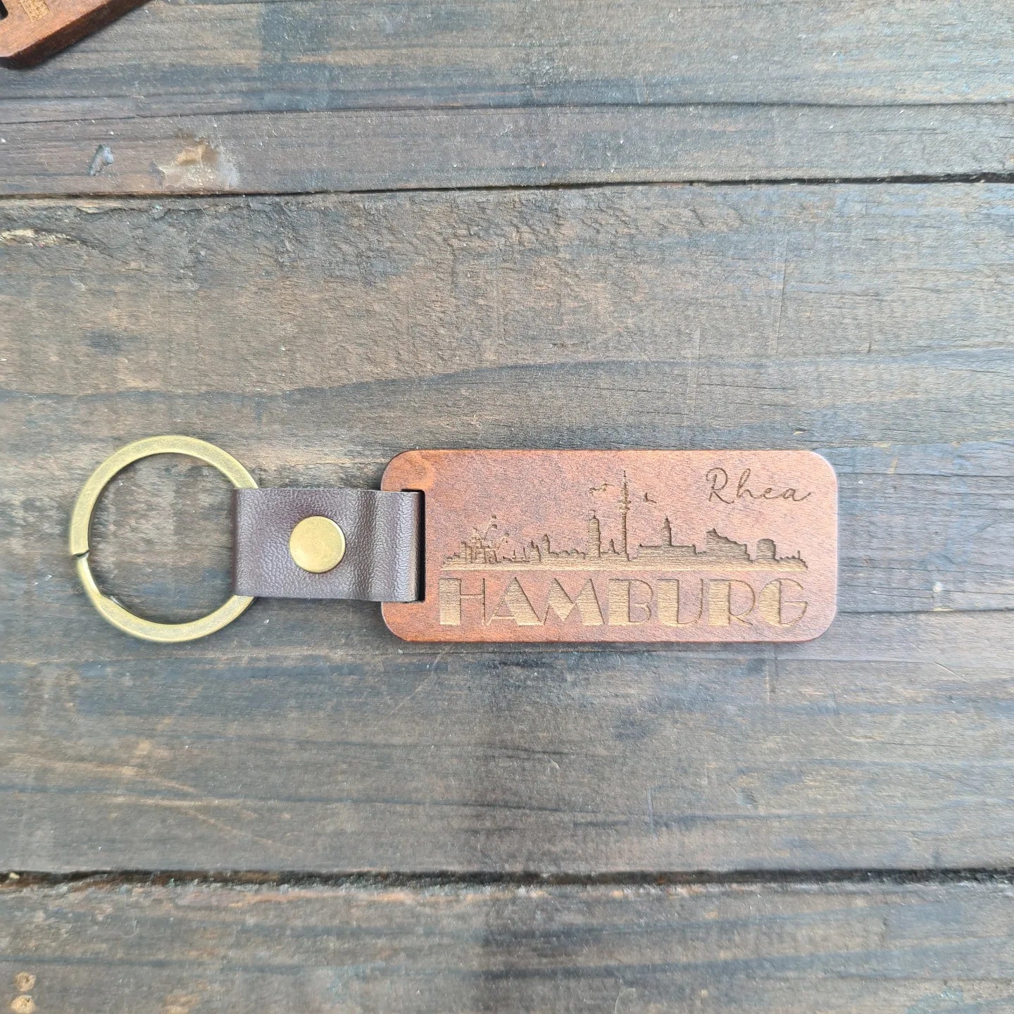 Personalisierter Hamburg Skyline Holz Schlüsselanhänger
