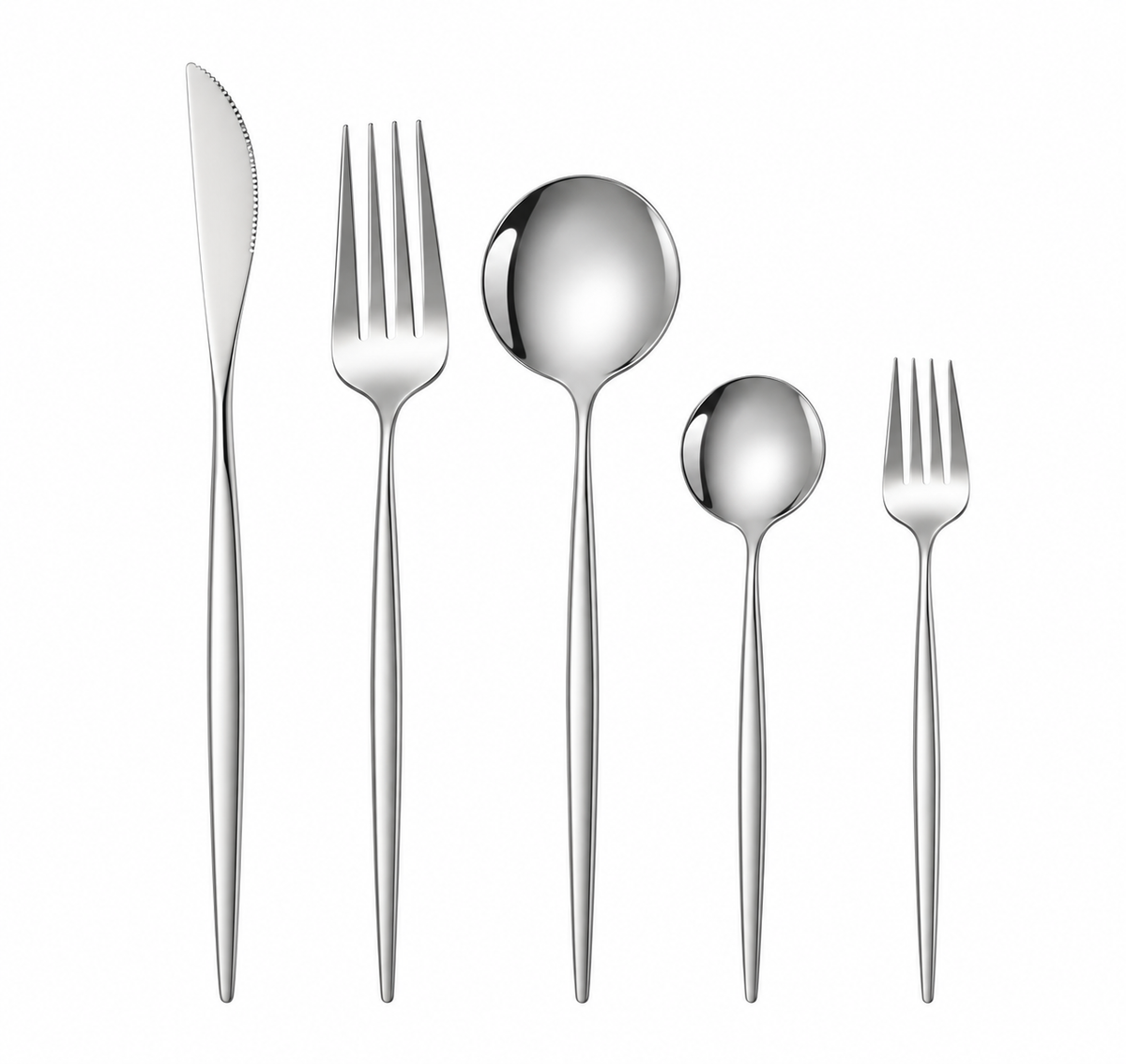 Modernes Silberbesteck zum Mieten für Hochzeiten und Events in Hamburg. Fünfteiliges Designbesteck aus glänzendem Edelstahl mit schlanken, spitz zulaufenden Griffen. Set aus Messer, Gabel, Esslöffel, Teelöffel und Dessertgabel. Elegantes Mietbesteck für moderne Hochzeitsdekoration, stilvolle Tischgedecke und exklusive Veranstaltungen.