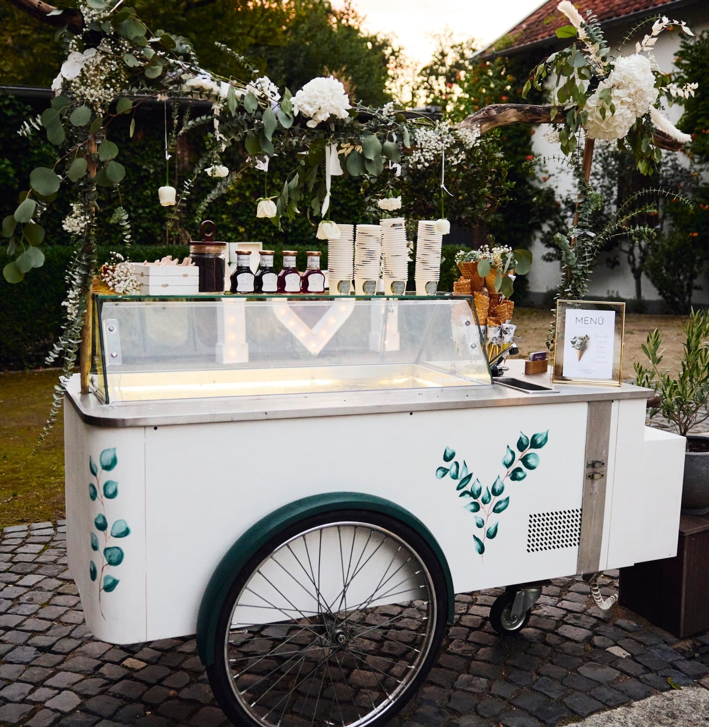 Eukalyptus Eiswagen / Speiseeiswagen Hamburg & Norden