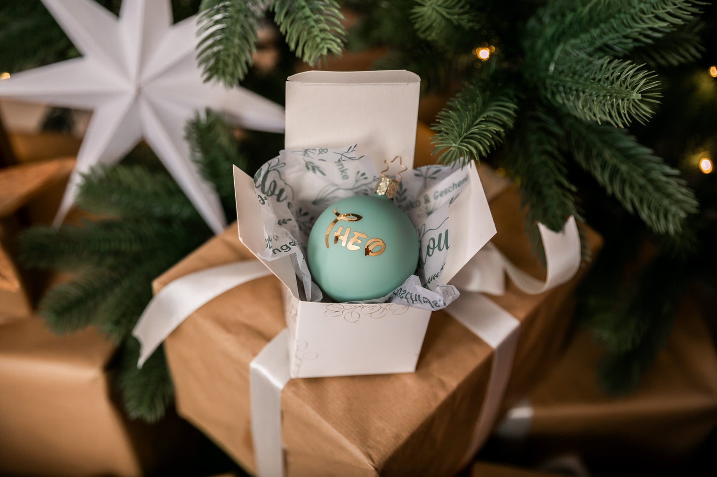 Hochwertiges, Echtes mundgeblasenes Glas, Weihnachtskugel mit Wunschname, Sternenkrone©