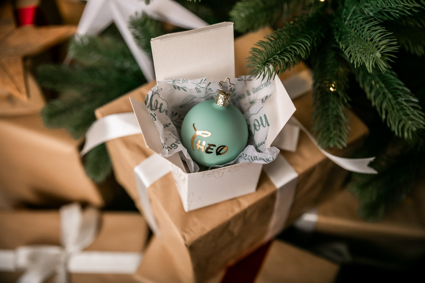 Hochwertiges, Echtes mundgeblasenes Glas, Weihnachtskugel mit Wunschname, Sternenkrone©