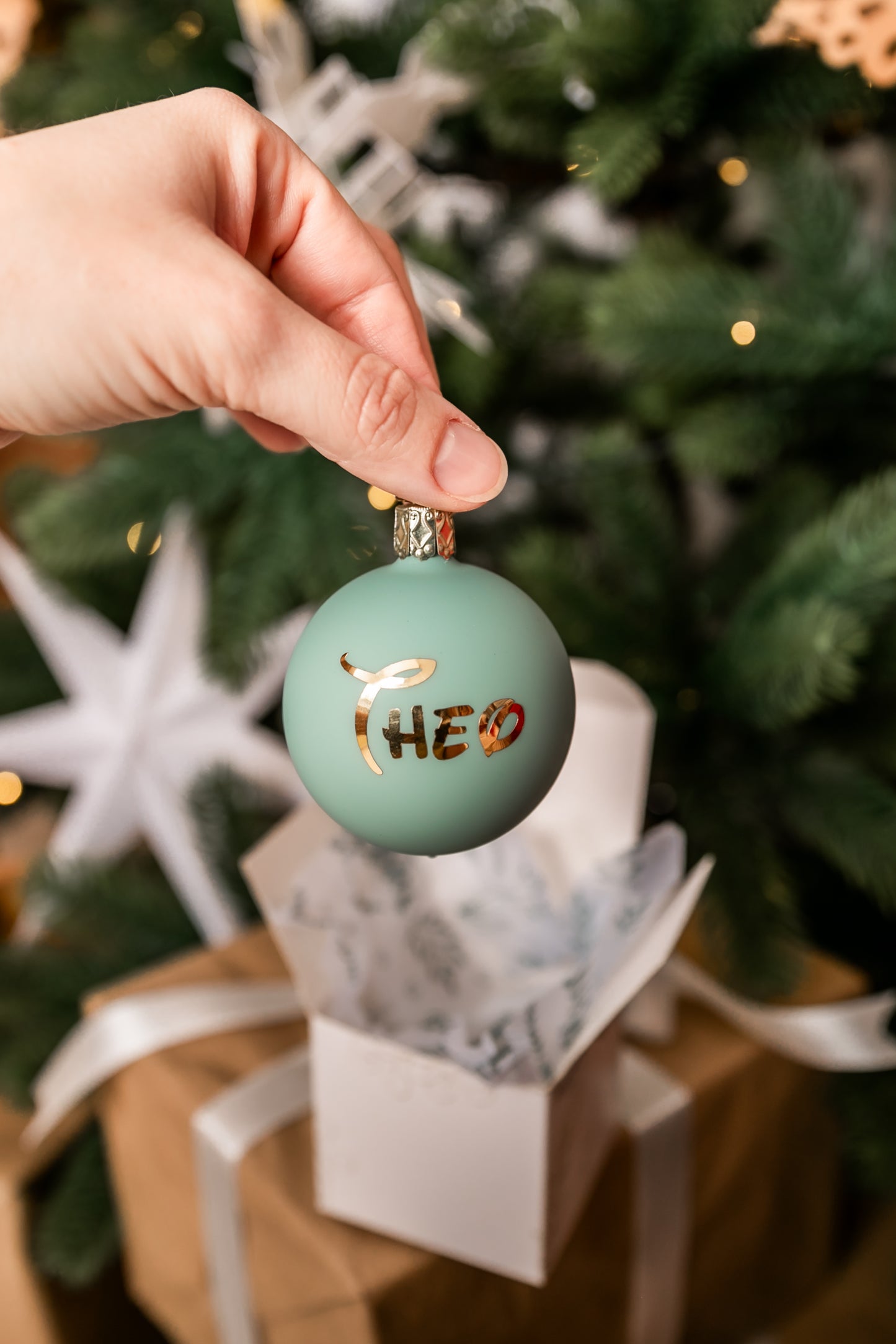 Hochwertiges, Echtes mundgeblasenes Glas, Weihnachtskugel mit Wunschname, Sternenkrone©