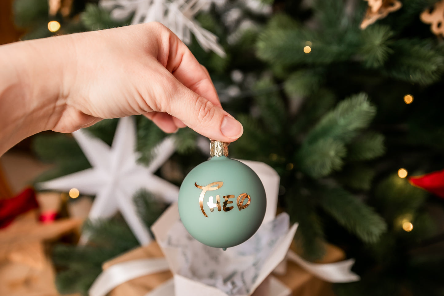 Hochwertiges, Echtes mundgeblasenes Glas, Weihnachtskugel mit Wunschname, Sternenkrone©