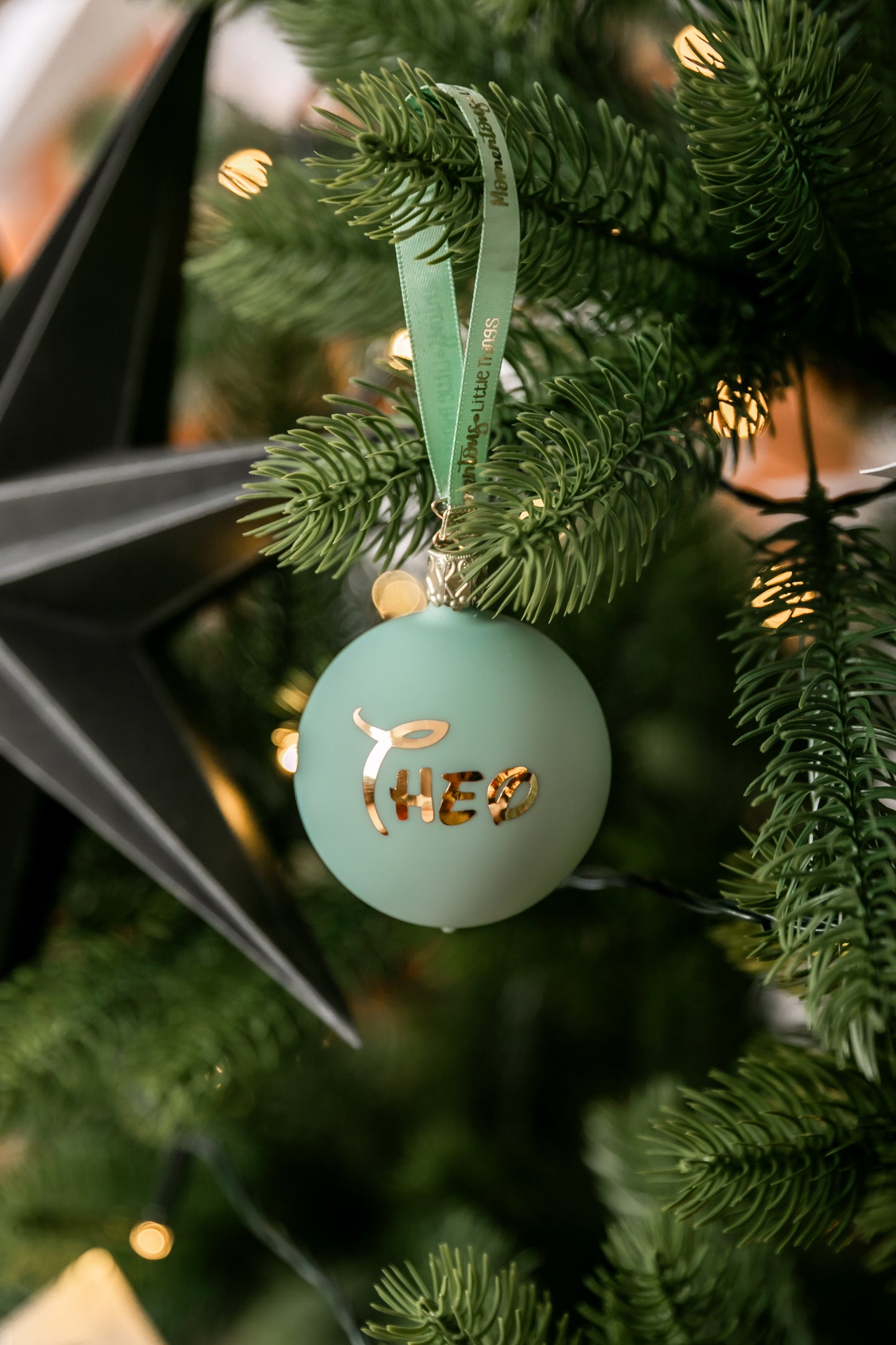 Hochwertiges, Echtes mundgeblasenes Glas, Weihnachtskugel mit Wunschname, Sternenkrone©