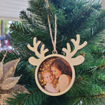 Cargar imagen en el visor de la galería, Personalisiertes Rentier-Fotorahmen-Weihnachtsbaumschmuck - Erinnern Sie sich mit Stil an besondere Momente
