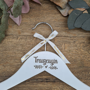 Wood-Engraved "Trauzeugin" Hanger with Botanical Greenery Leaf Detail