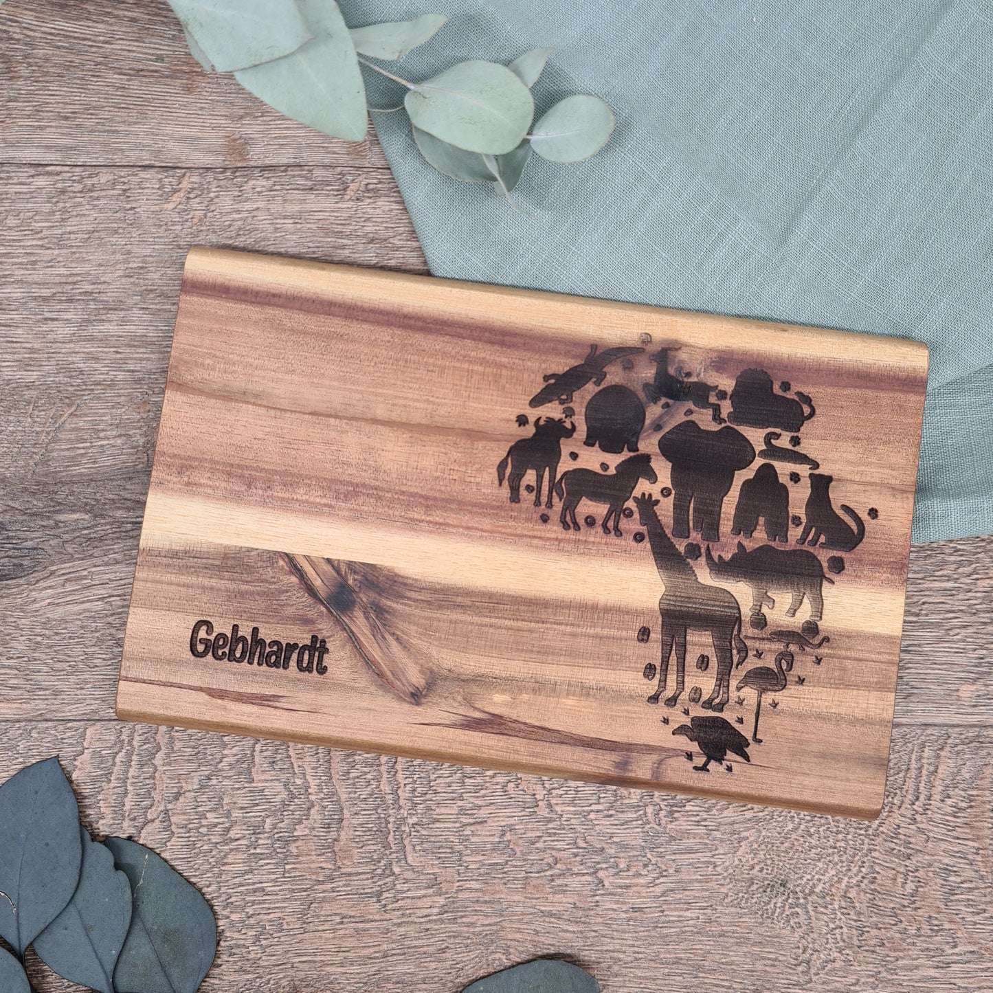 Frühstücks- oder Abendbrotbrett mit südafrikanischen Tieren und Karte