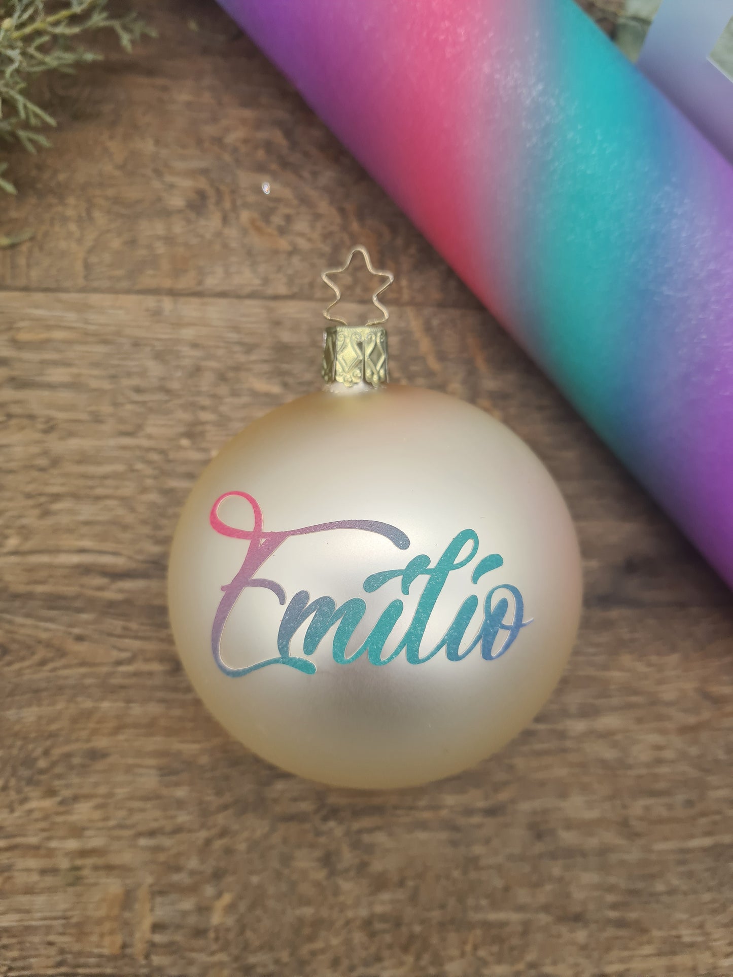 Pastellfarbener Regenbogen-Wunschname auf einer Champagner-Kugel, 6 und 8cm