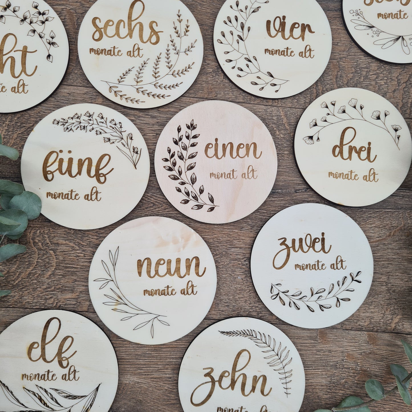 Runde Holzkarten - Baby's First Year Milestones