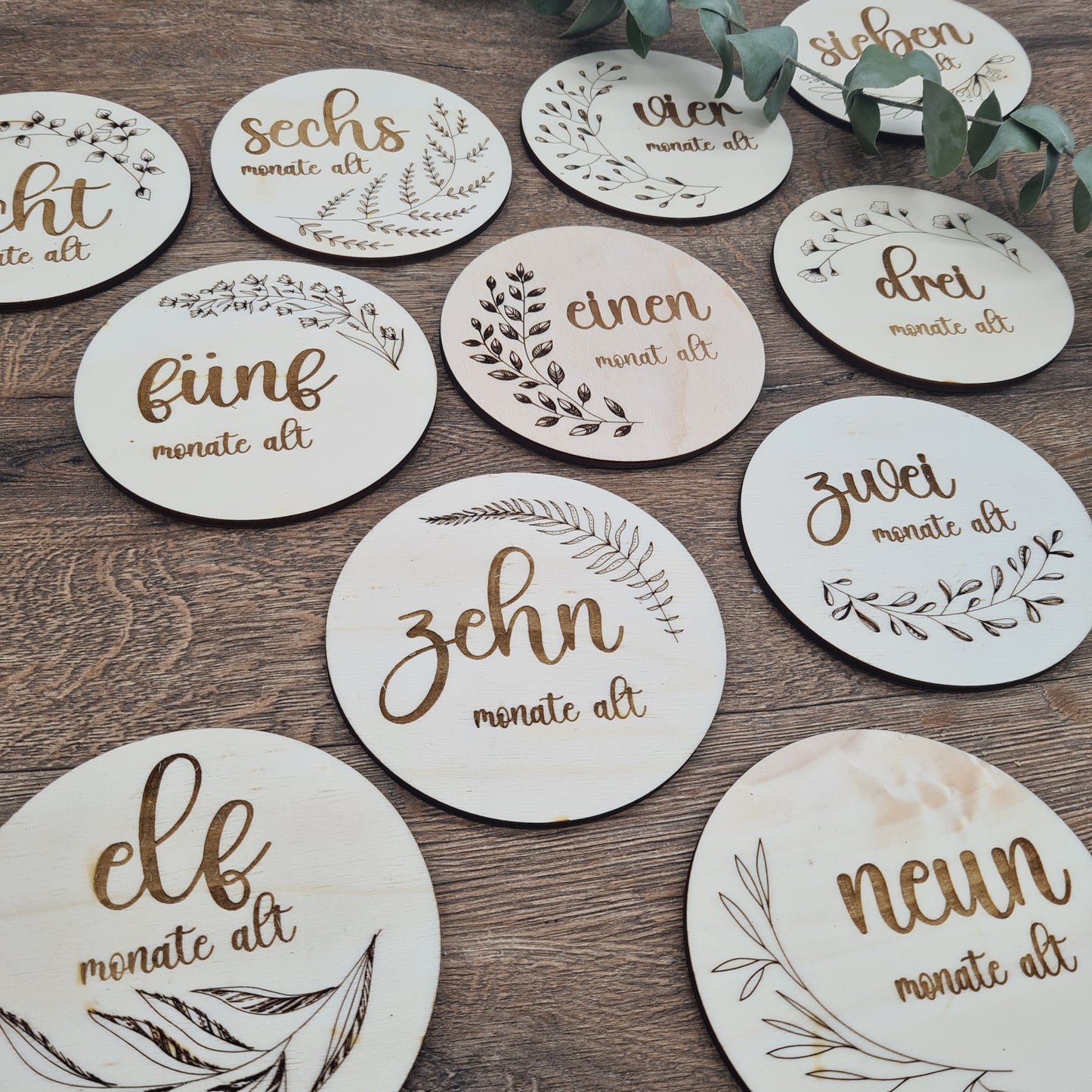 Runde Holzkarten - Baby's First Year Milestones