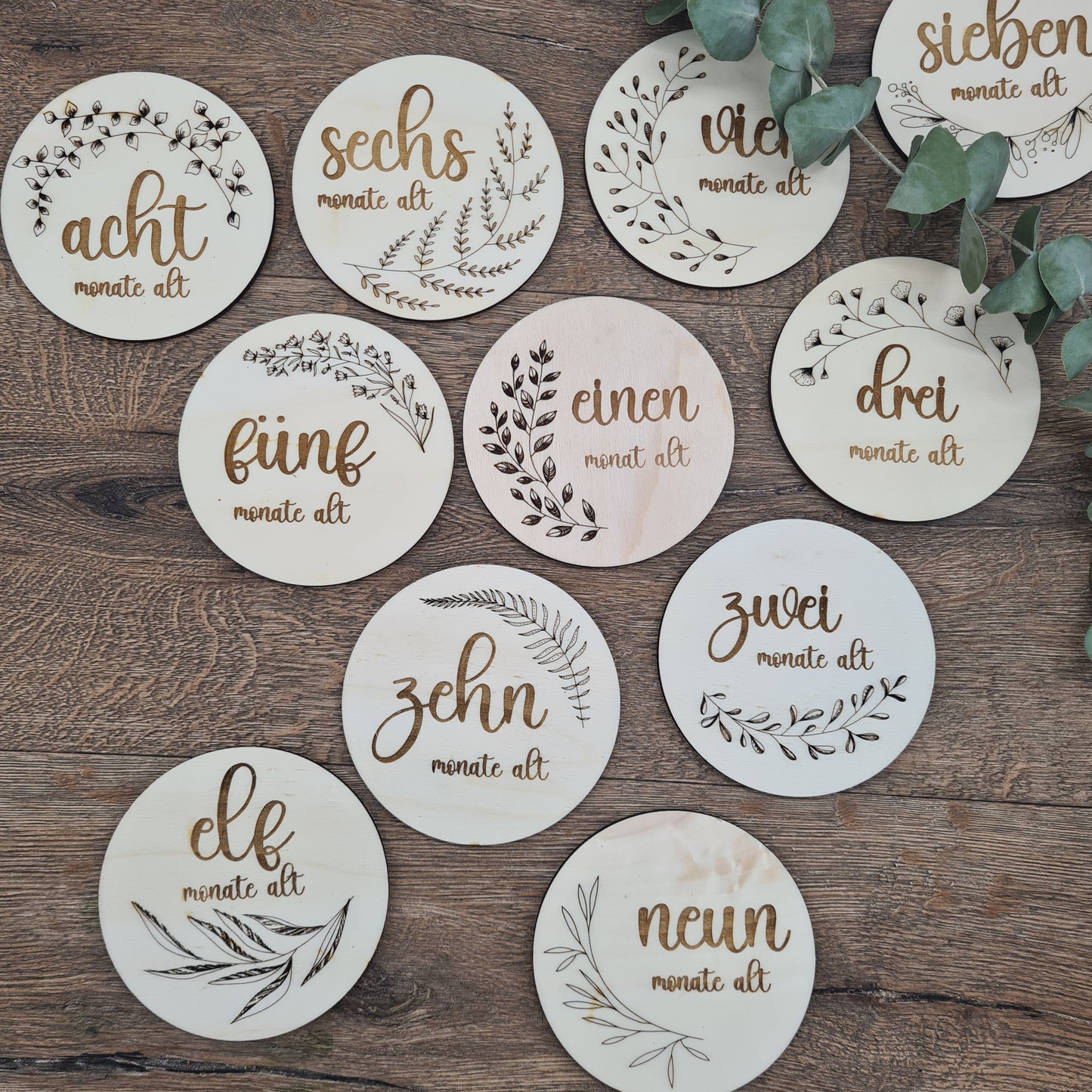 Runde Holzkarten - Baby's First Year Milestones