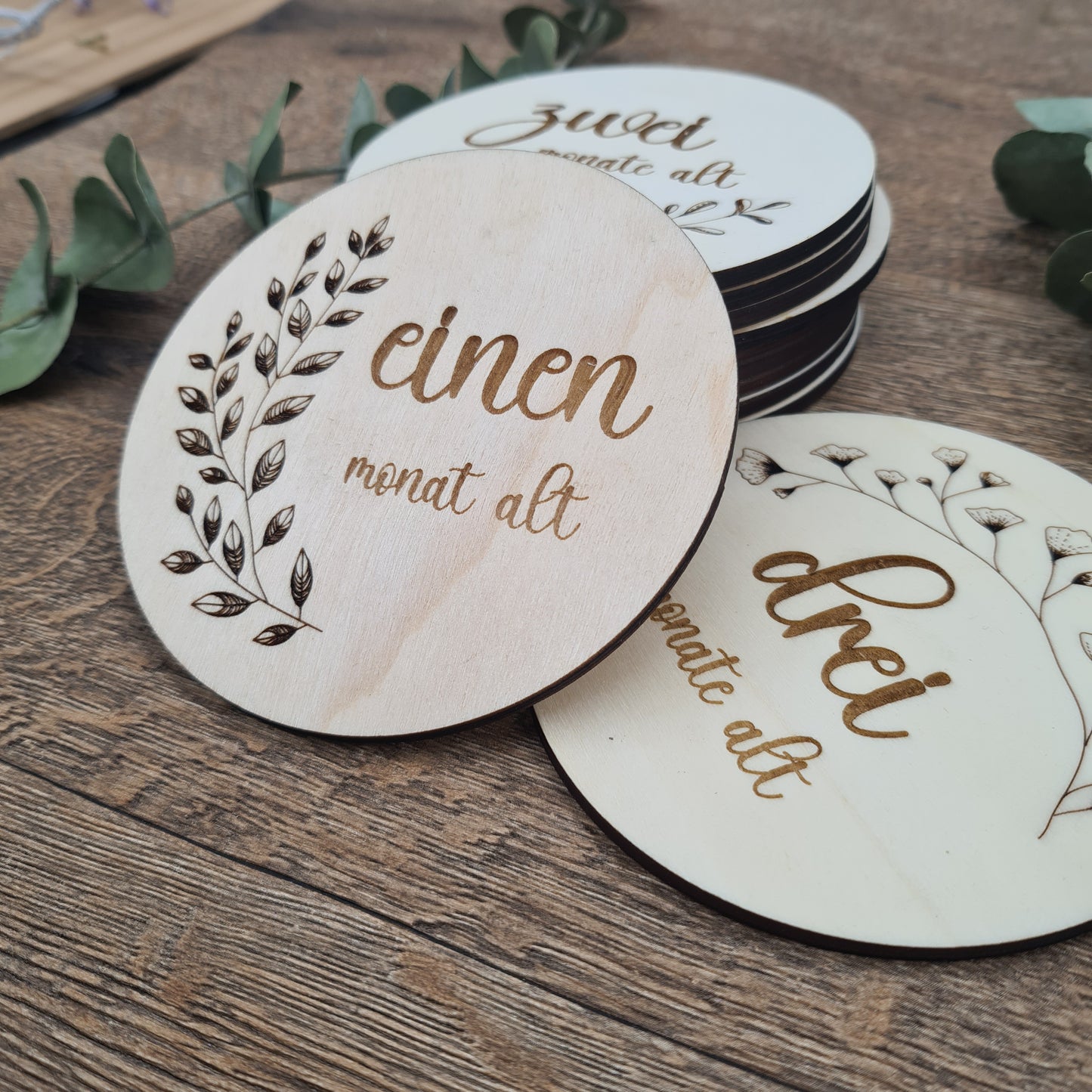 Runde Holzkarten - Baby's First Year Milestones