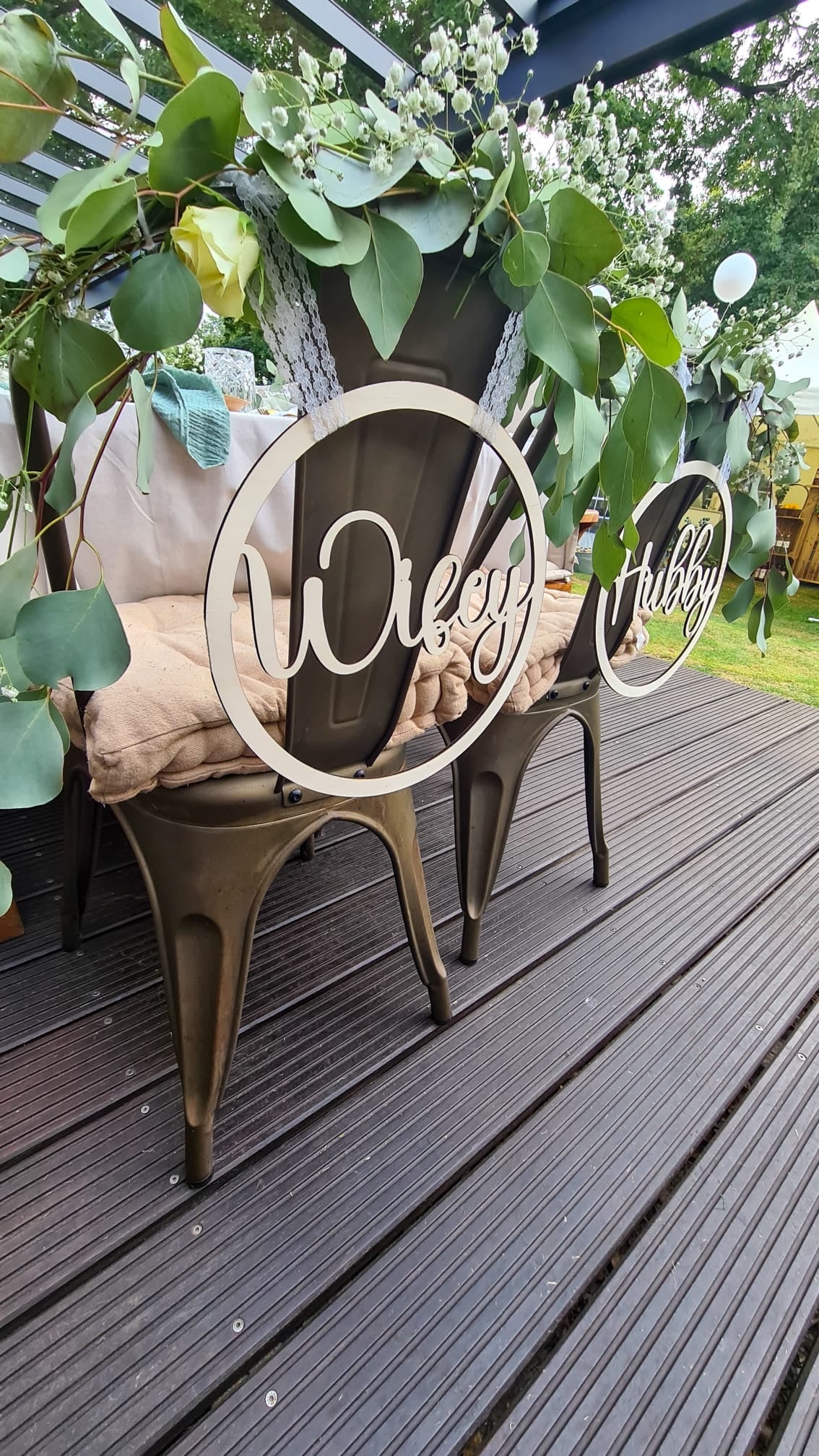 "Hubby" & "Wifey" Hochzeitsstuhl-Schilder für Braut und Bräutigam