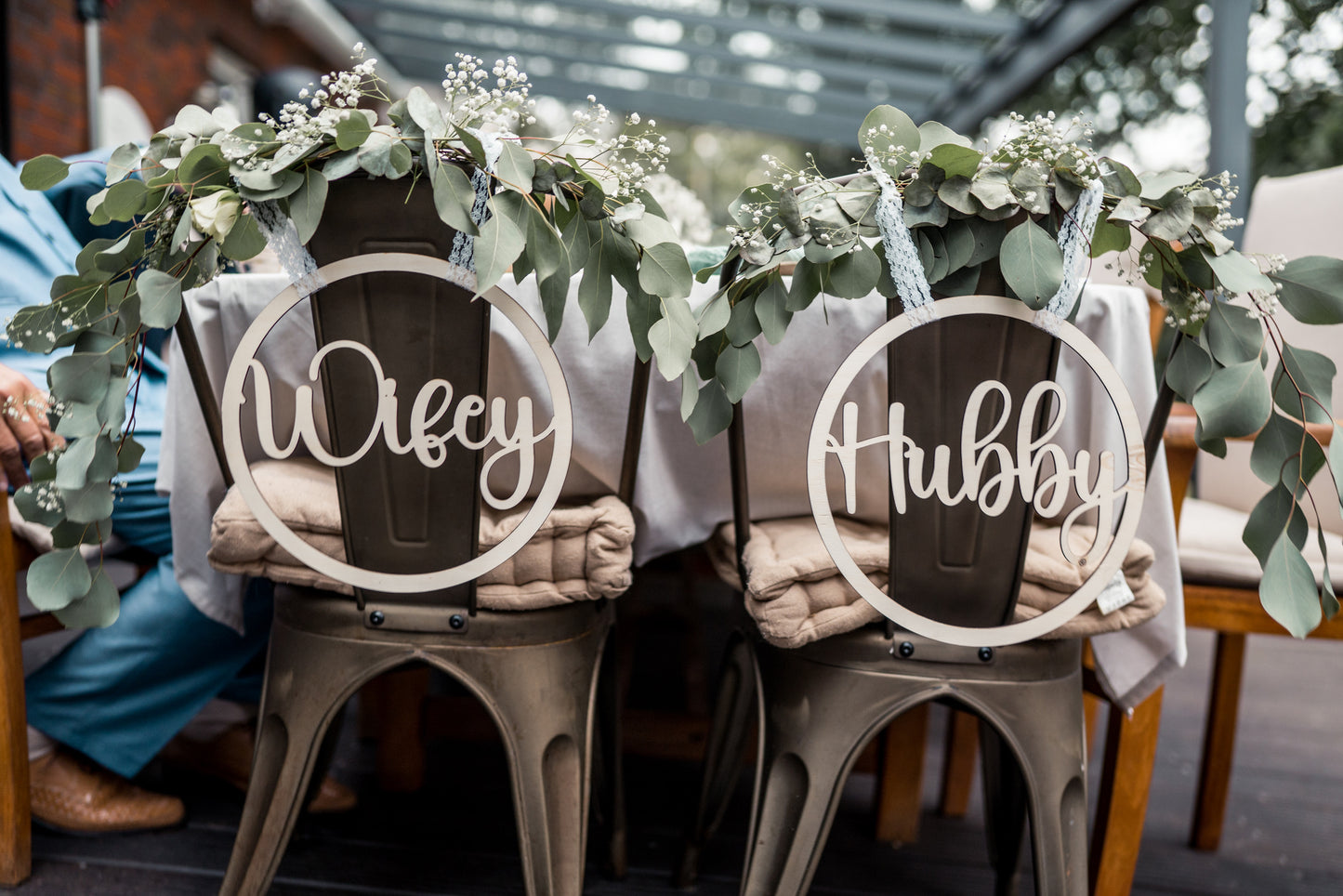 "Hubby" & "Wifey" Hochzeitsstuhl-Schilder für Braut und Bräutigam