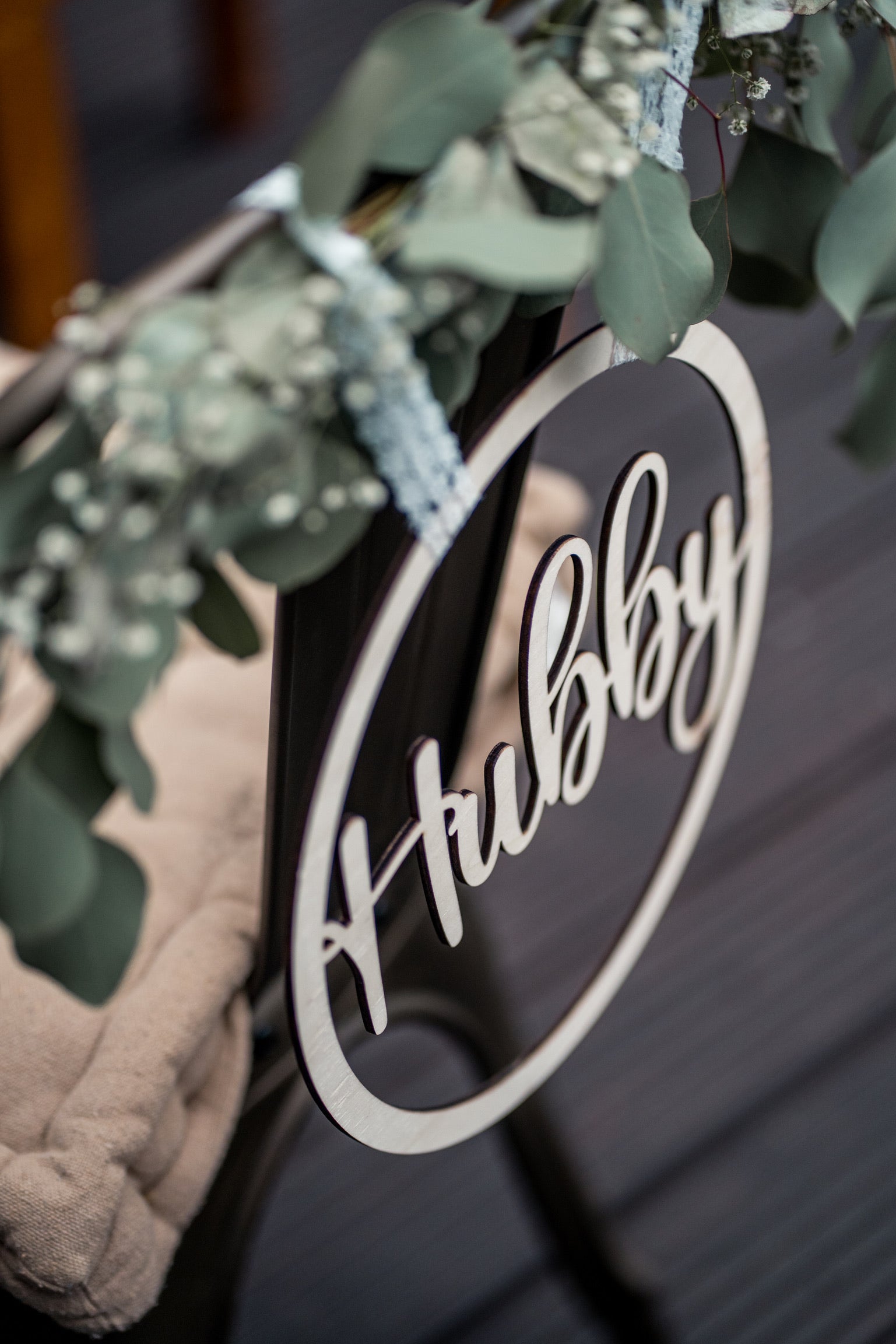 "Hubby" & "Wifey" Hochzeitsstuhl-Schilder für Braut und Bräutigam